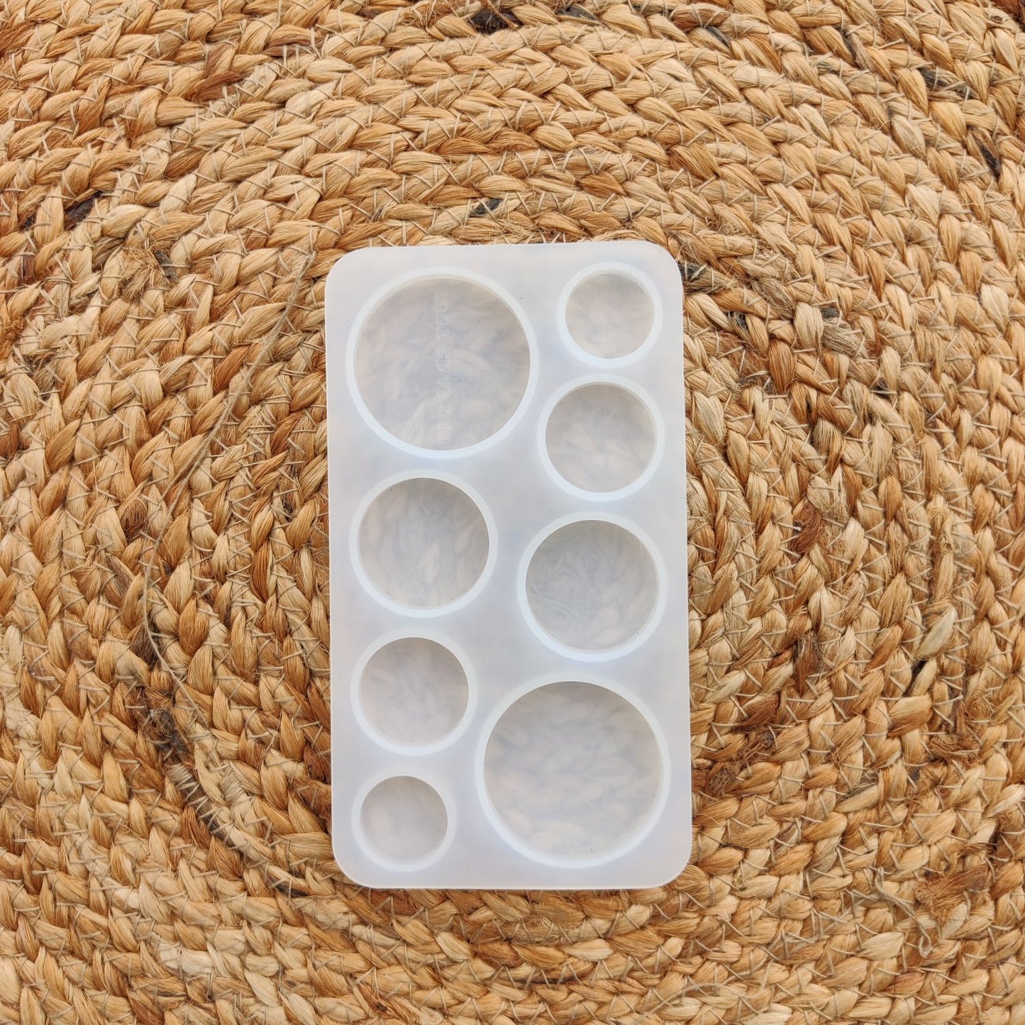 8 cavity rakhi / bracelet / pendant mould plain circle