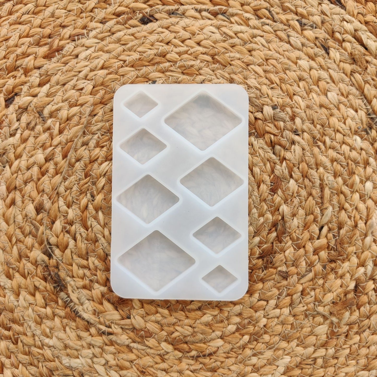 8 cavity / bracelet / pendant mould 47085