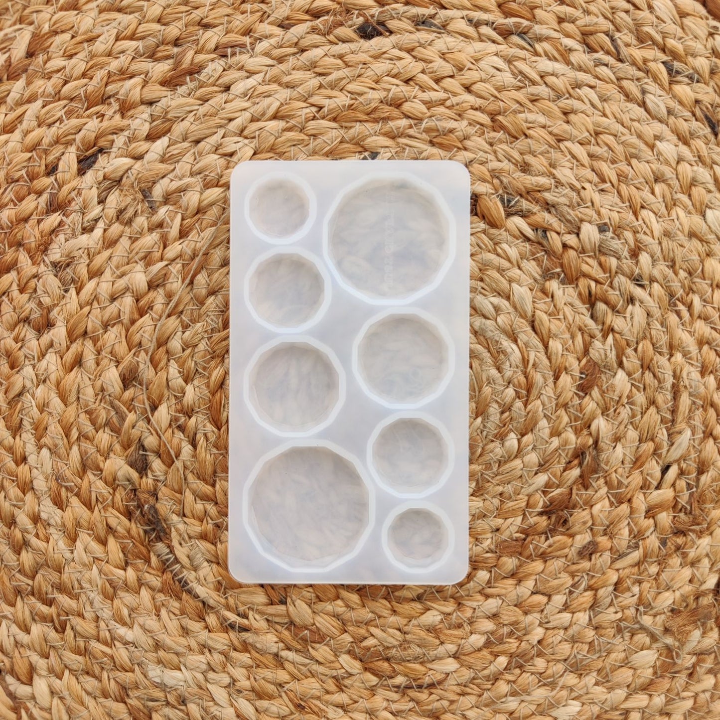 Round diamond cut rakhi / bracelet / pendant mould 47076