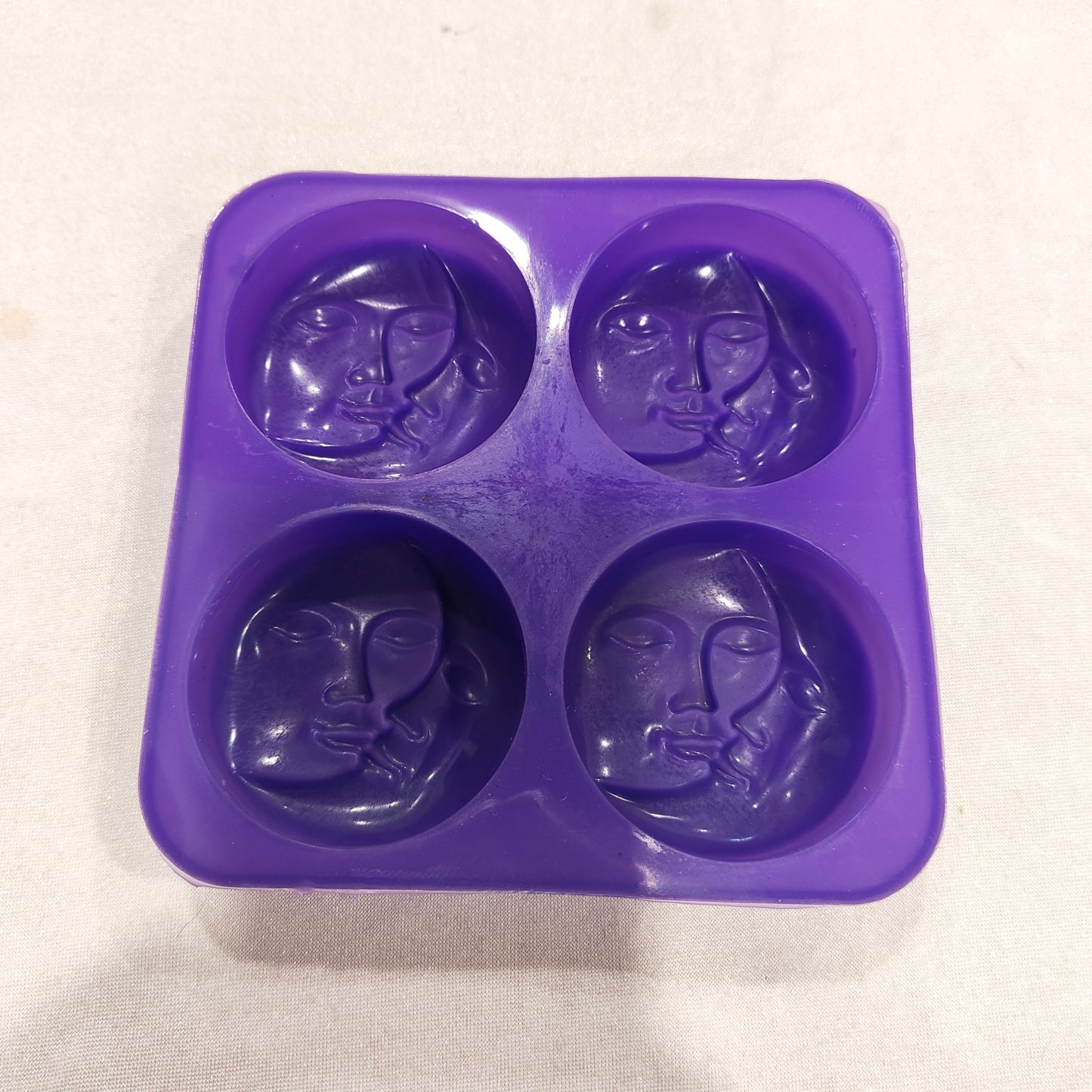 4 Cavity Sun moon Shape Soap Mould
soap mould
soap making mould