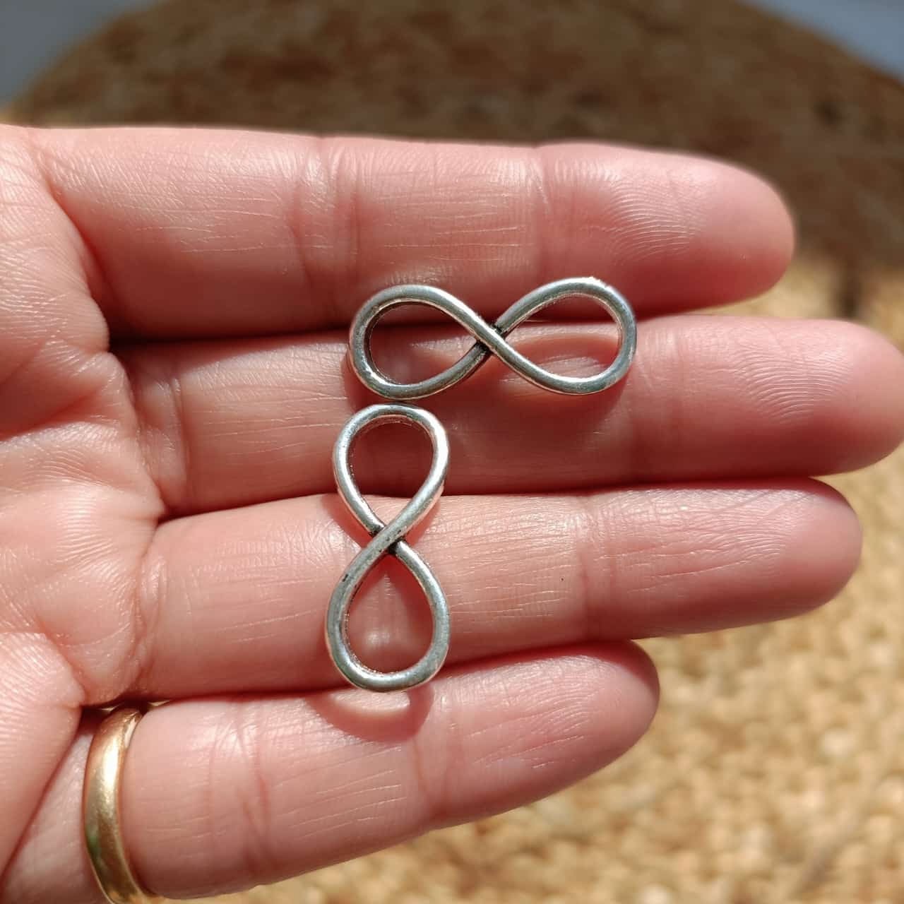 8 Sing Metal Charm
metal charm