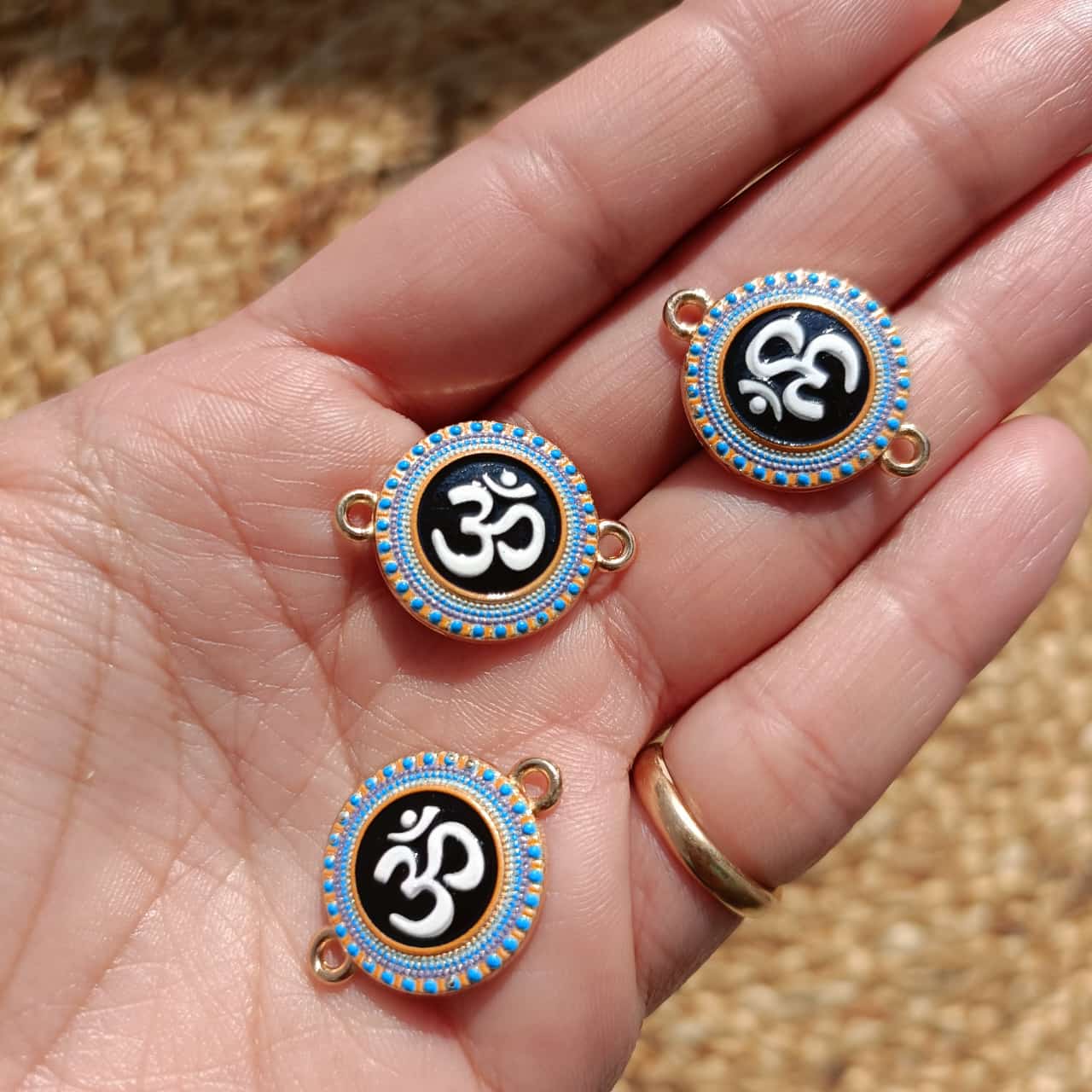 Om metal charm
metal charm