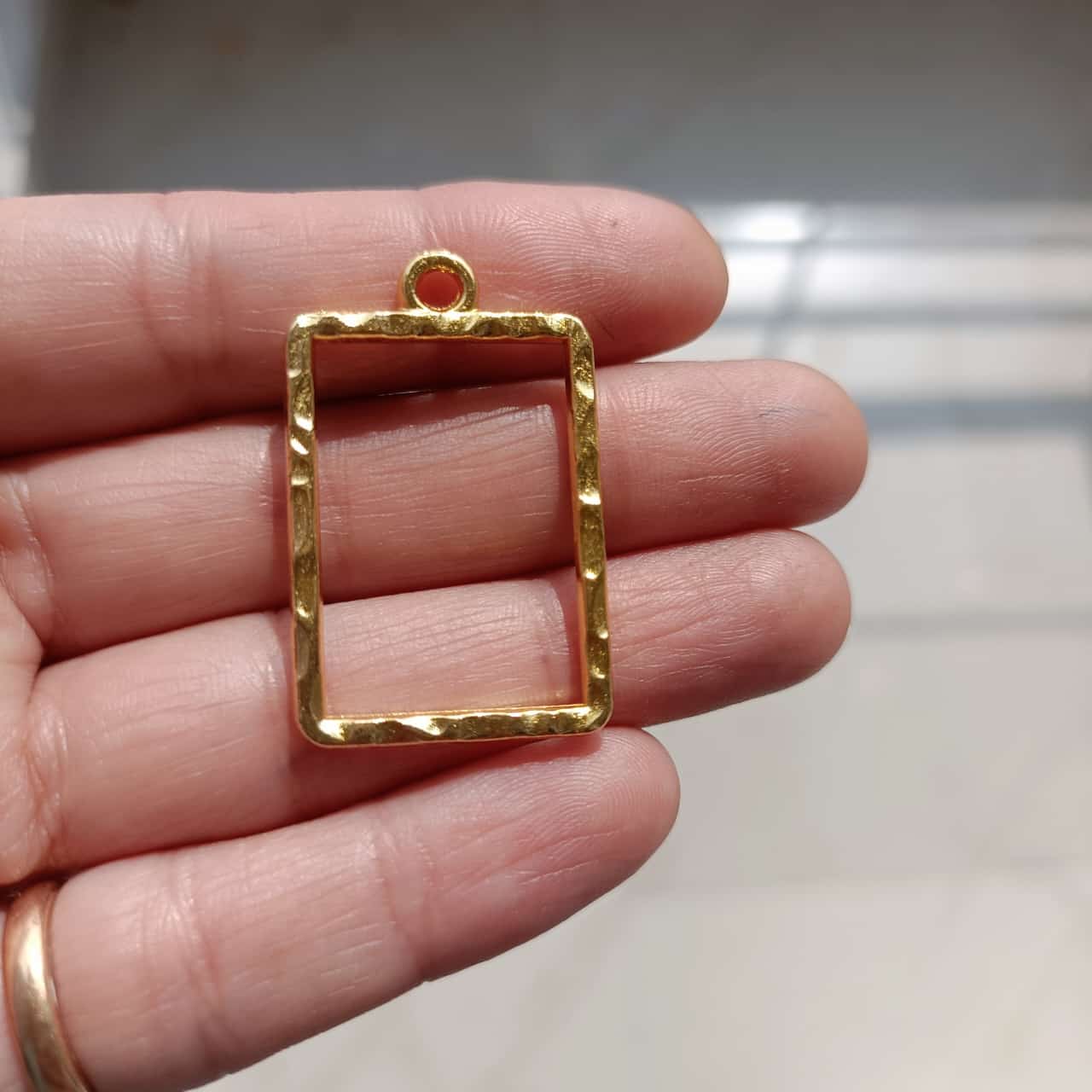 Rectangle-Shape Bezel
Resin bezel
insane craft supplies
bezel used in resin
pandent bezel for resin