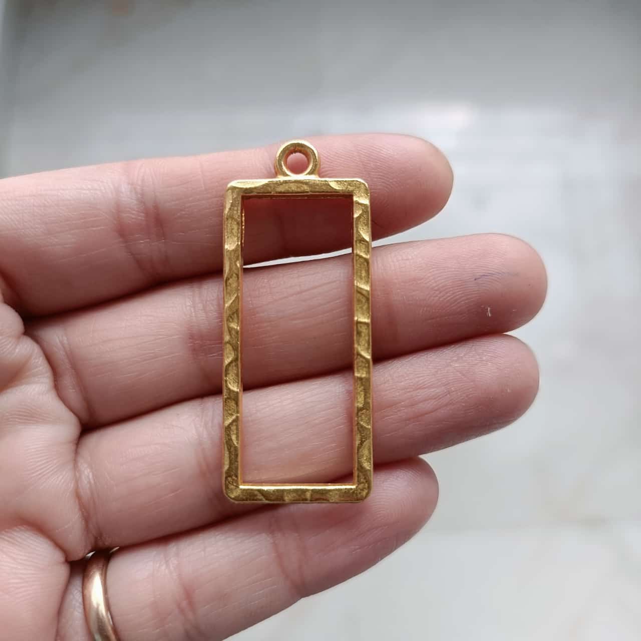 rectangle bezel
Resin bezel
insane craft supplies
bezel used in resin
pandent bezel for resin