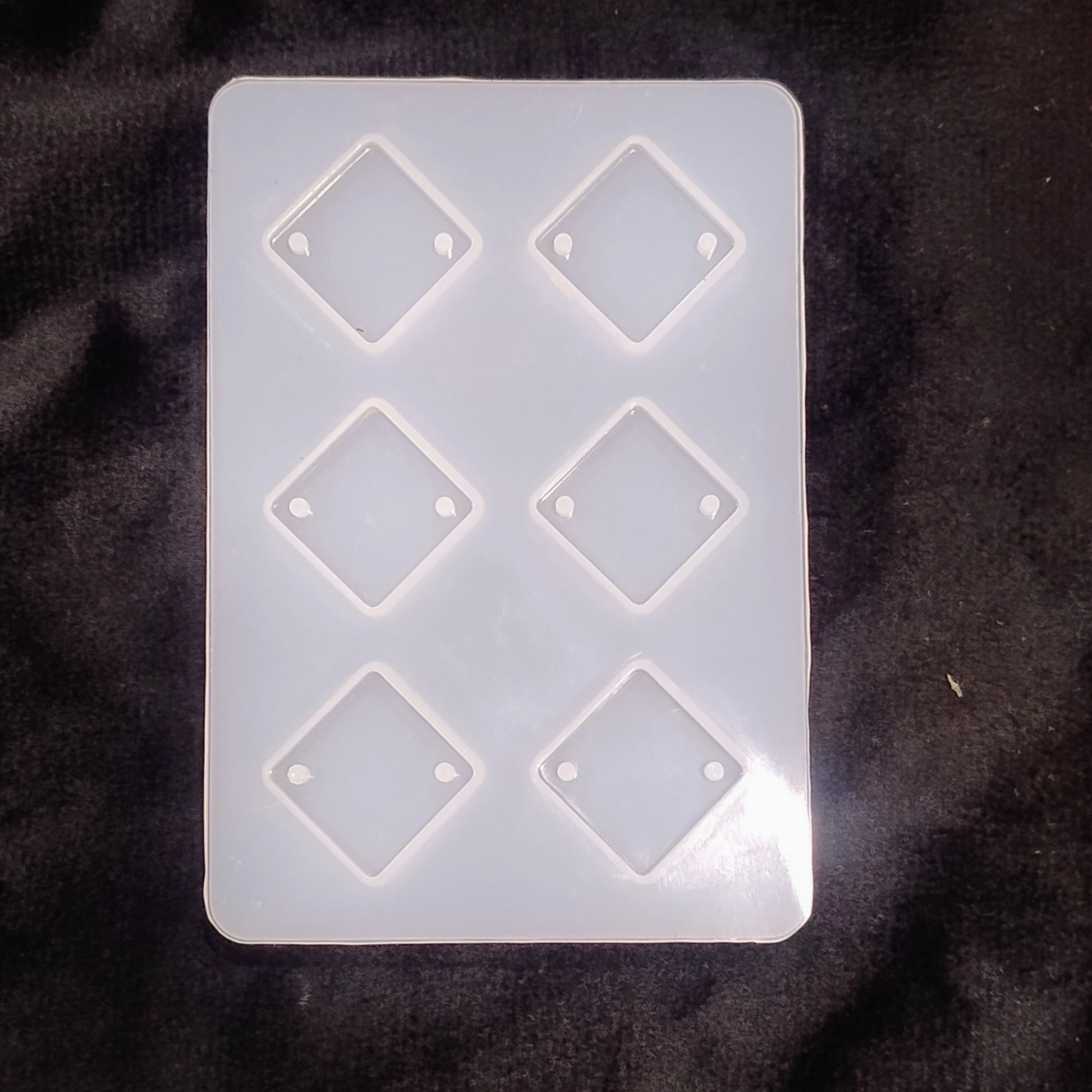6 Cavity Diamond Rakhi Mould
rakhi mould
rakhi mould for resin art
resin rakhi mould