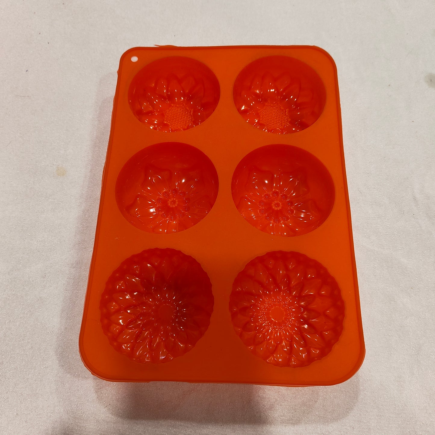 6 Cavity Flower Shape Soap Mould
soap mould
soap making mould