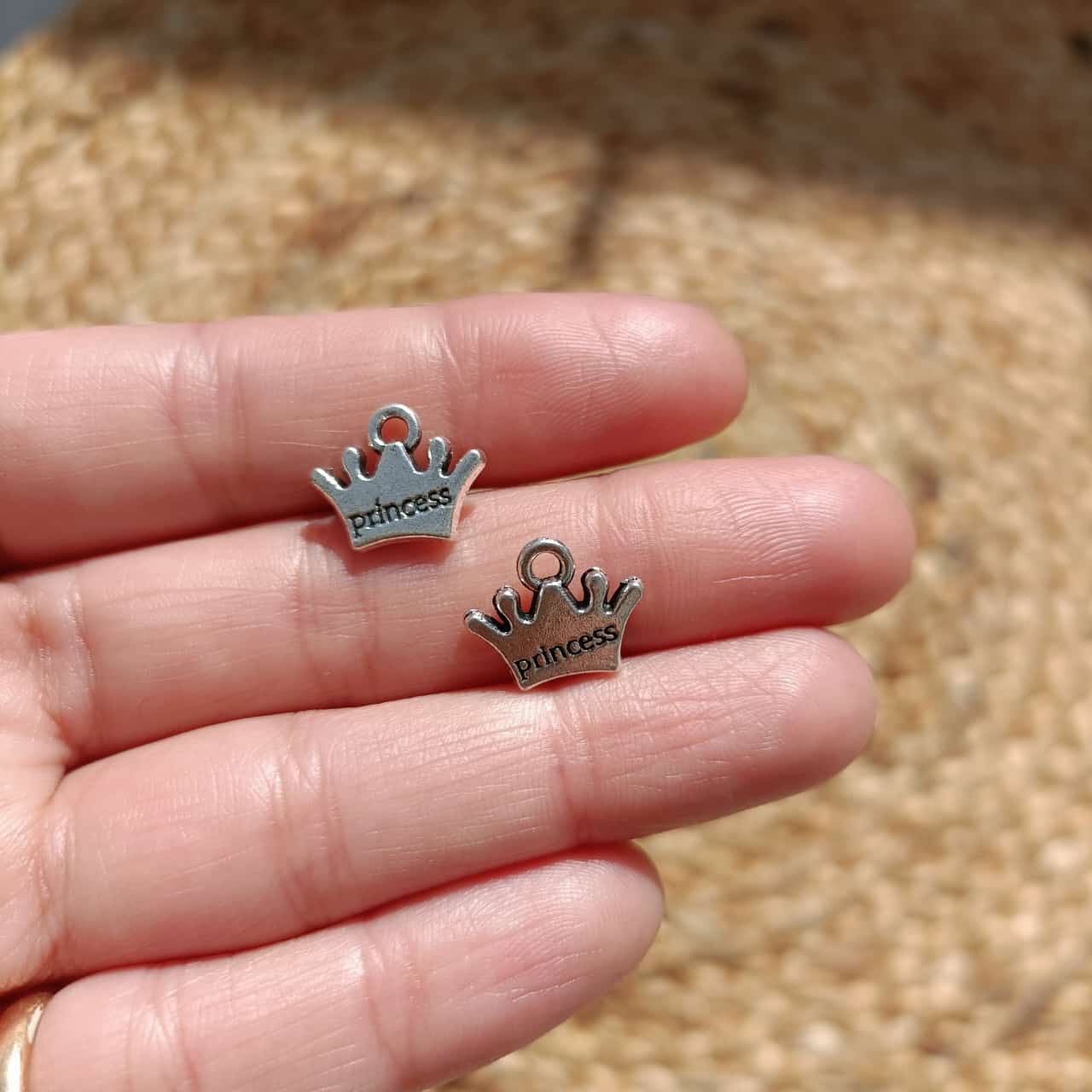 Crown Shape Metal Charm 
metal charm