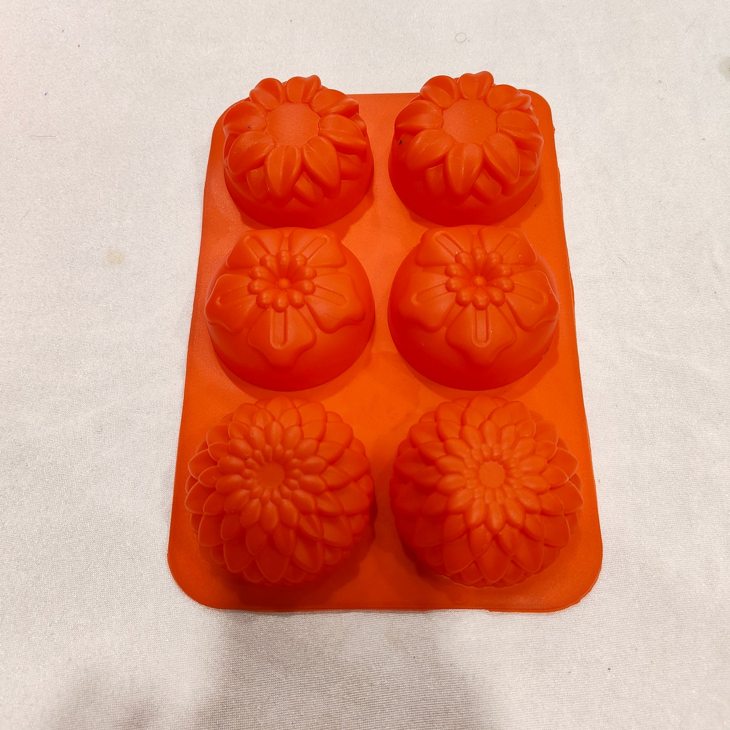 6 Cavity Flower Shape Soap Mould