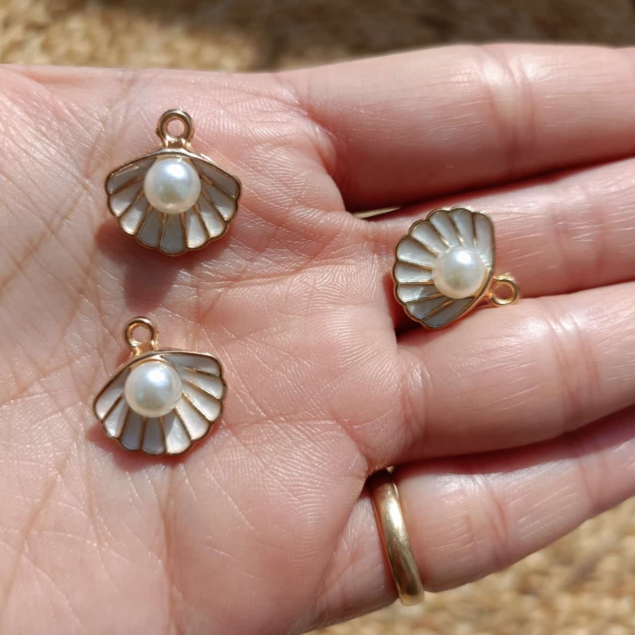 Sea Shell Metal Charm
metal charm