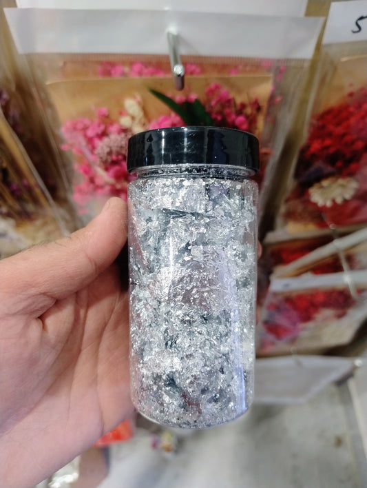 Silver flakes for candle
Candle flakes 
Flakes 
Flakes for candle making