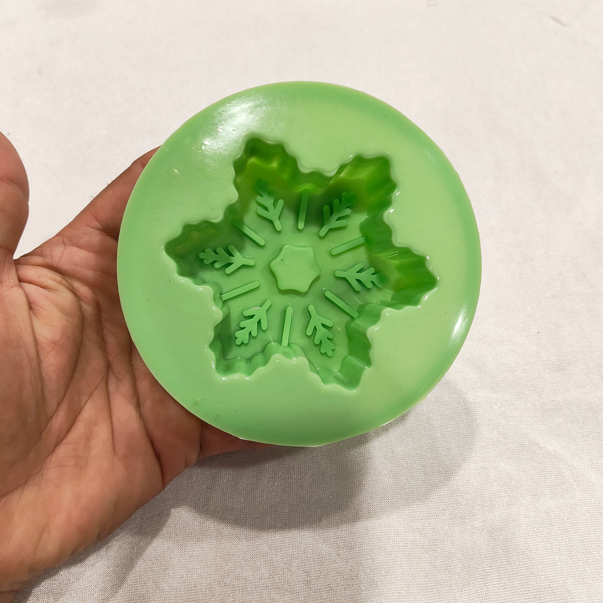 Snowflake candle mould
candle mould
christmas mould
insane craft supplies